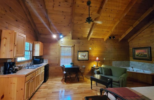 Galax Cabina | Cabin 295- Trail's End