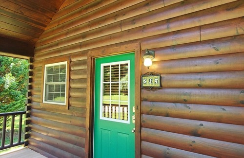 Galax Cabina | Cabin 295- Trail's End