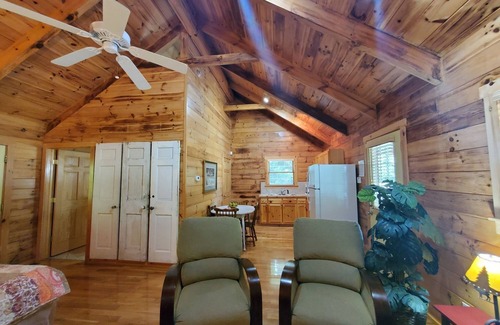 Galax Apartamento | Cabin 299 - Along the Way