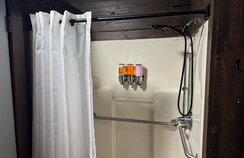 Crown Point Cabina | Cabin 3 and 4