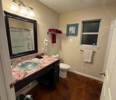 Lakehills Casa | Cabin 5 The Roost Cabins