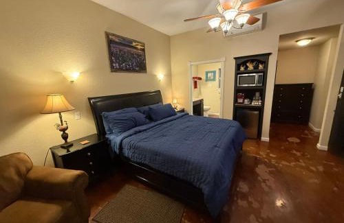 Lakehills Casa | Cabin 5 The Roost Cabins