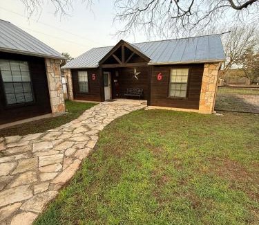 Lakehills Casa | Cabin 5 The Roost Cabins