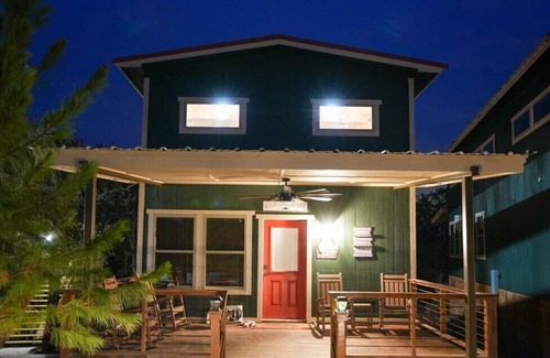 Bridgeport Cabina | Lake Bridgeport, Modern, Hot Tub, FirePit, Sauna