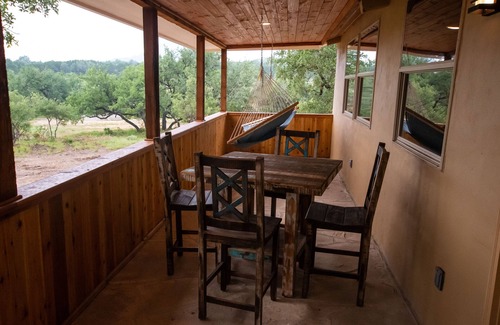 Uvalde Cabina | ¡Acceso privado a la ribera del río Nueces! Cerca de Concan / Frio / Camp Wood