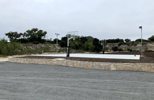 Uvalde Cabina | ¡Acceso privado a la ribera del río Nueces! Cerca de Concan / Frio / Camp Wood