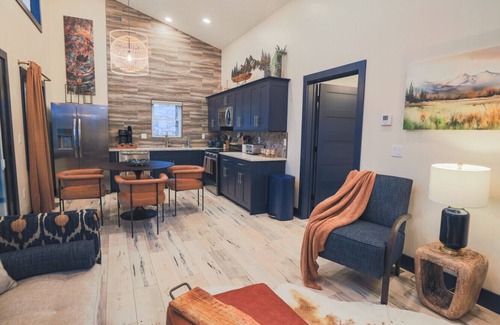 Timberline Cabina | Cabin 7 One Bed Modern Luxury w Hot Tub