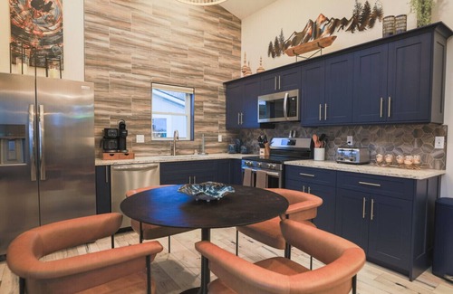 Timberline Cabina | Cabin 7 One Bed Modern Luxury w Hot Tub