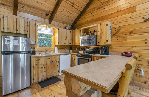 Stanardsville Cabina | Cabin #8 - The Shadows | 1 Bed, 1 Bath