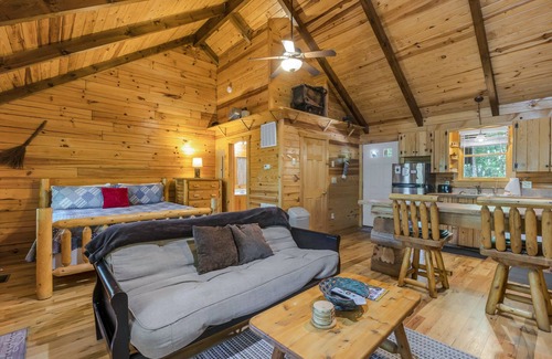 Stanardsville Cabina | Cabin #8 - The Shadows | 1 Bed, 1 Bath