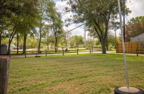Burnet Cabina | Cabin 8 - Two bedrooms located near the RV park and Condos