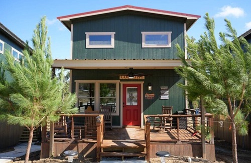 Bridgeport Cabina | Lake Bridgeport - Spacious Cabin, Hot Tub, FirePit