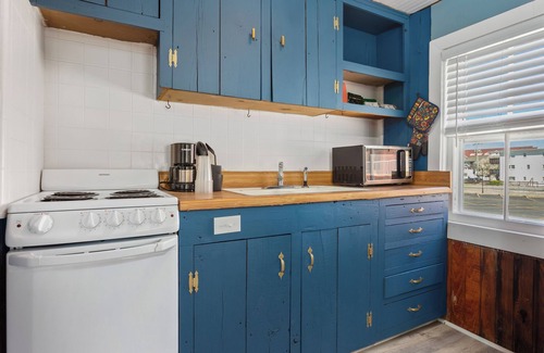 Ocean City Cabina | Cabin at The Beach , not handicapped accesible- has stair access . 1 bathroom