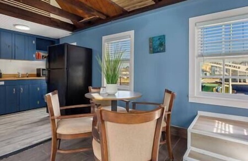 Ocean City Cabina | Cabin at The Beach , not handicapped accesible- has stair access . 1 bathroom