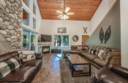 Dogwood Mountain Casa | Cabin At The Creek Family Fun Starts Here!