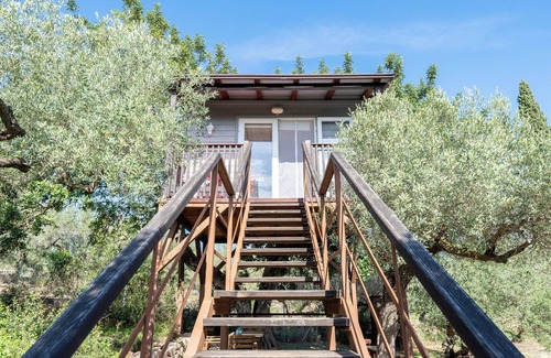 Camarles Cabina | Cabaña 'Casa Arbol ' con vistas al mar, piscina compartida y Wi-Fi