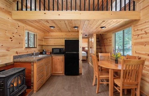 Goleta Cabina | Cabin | Cozy Loft + Firepit | No Hidden Fees