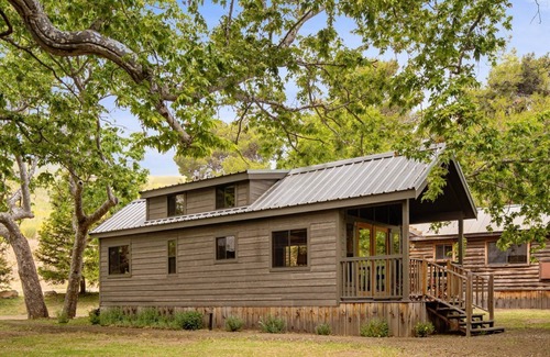 Goleta Cabina | Cabin | Cozy Loft + Firepit | No Hidden Fees