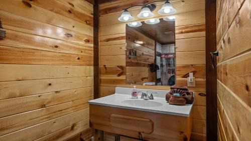 Caton Casa | Cabin Fever Vacation