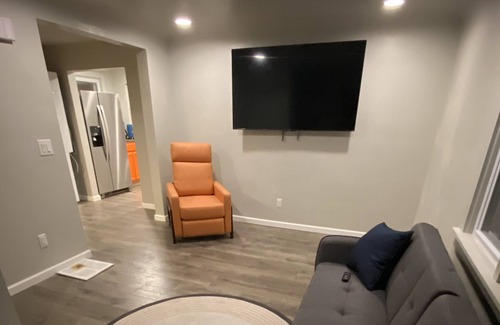 Jefferson Chalmers Cabina | Cabin in Detroit - Off the Canal / Walleye Fishing