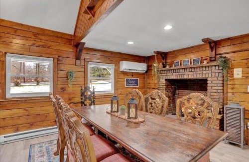 Long Pond Casa | Cabin in Long Pond Gameroom Pool Table
