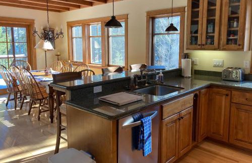 Serene Lakes Casa | Cabin in Soda Springs