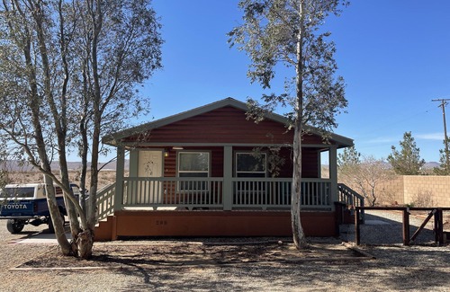 Ridgecrest Cabina | Cabin in the Desert