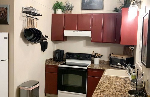 Pinecrest Condominio | Cabin in the snow. Sleeps 8