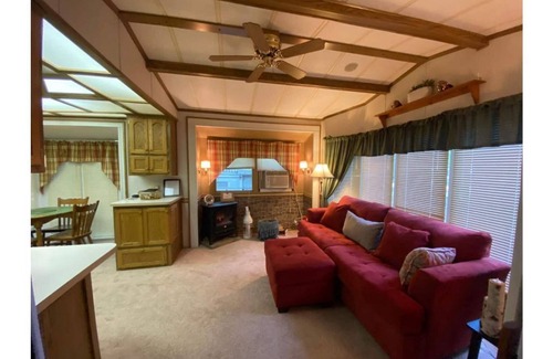 Milford Alquiler De RV | Cabin in the woods, home away from home.