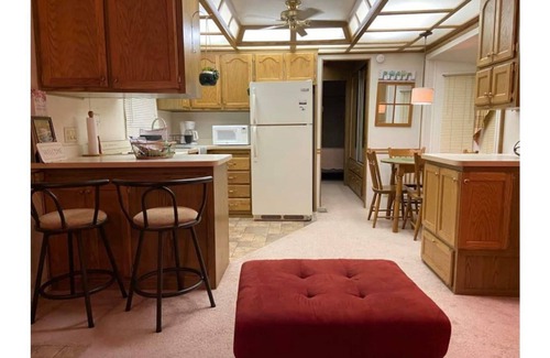 Milford Alquiler De RV | Cabin in the woods, home away from home.
