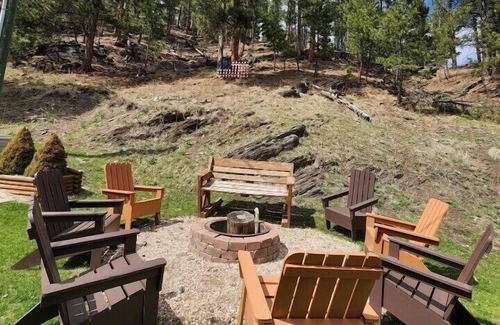 Hill City Cabina | Cabin is Perfect for: SXS riders, Mickelson Trail, 1880 Train, and Mt Rushmore