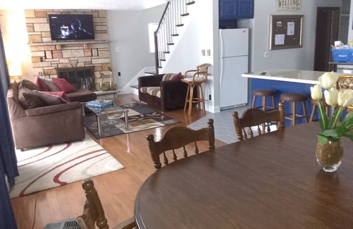 Tobyhanna Chalet De Esquí | Poconos💕, BBQ, LAKEFRONT🏡, Kayak⚓⛵⚓,