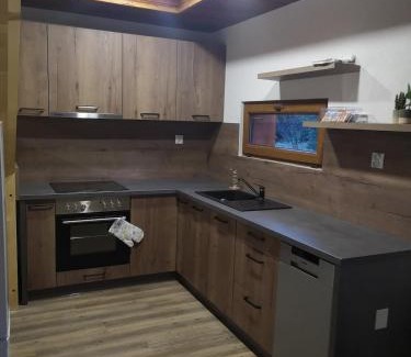 Mlynceky Chalet De Esquí | Cabin near forest