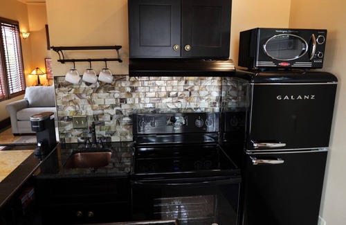 Bellevue Cabina | Cabin near Mississippi with Pickleball court - North Star