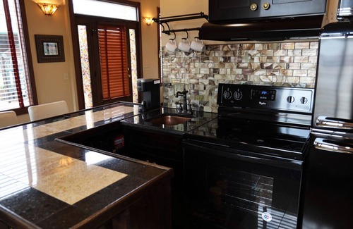 Bellevue Cabina | Cabin near Mississippi with Pickleball court - North Star