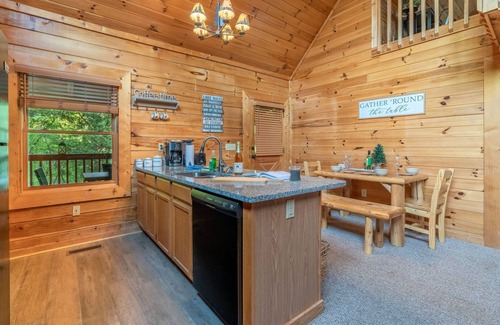 Sevierville Cabina | Cabin next to Douglas Lake with Hot Tub and Multicade