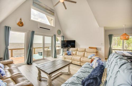 Albemarle Sound Casa | Cabin on Albemarle Sound with Dock and 2 Kayaks