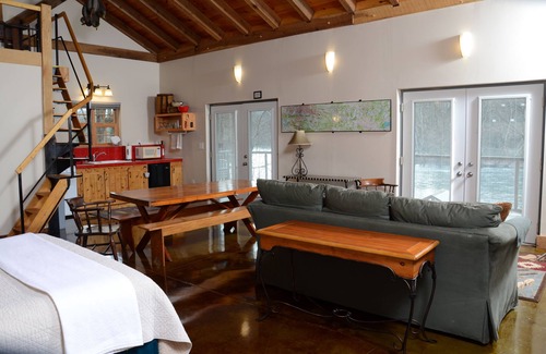Knoxville Cabina | Cabaña en Holston River, Fisherman & Paddlers Paradise