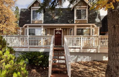 Upper Moonridge Casa | Cabin on the Corner