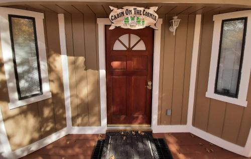 Upper Moonridge Casa | Cabin on the Corner