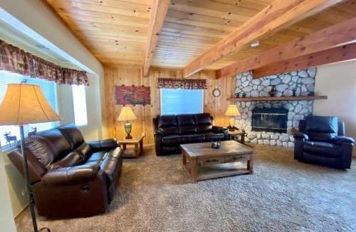 Upper Moonridge Casa | Cabin on the Corner