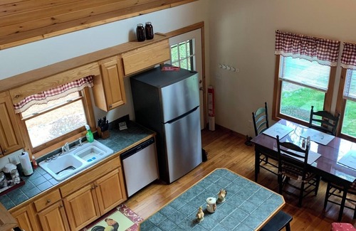 Sylva Cabina | Cabin on the Creek in Sylva with Chicken Coop - Pet friendly!!!