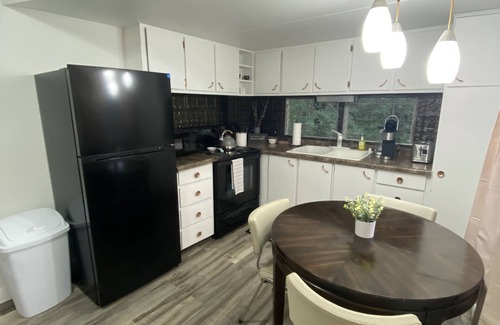 Roach Casa | Cabin on the Hill