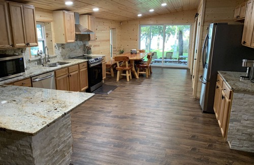 Azle Casa | Cabin on the Lake