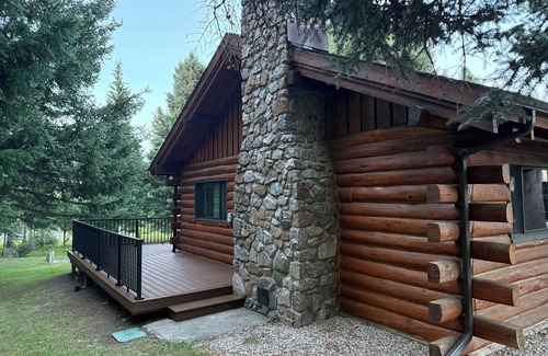 Cody Cabina | CABINA EN EL RÍO - 2 BR W / LOFT 20 millas de la entrada NE de Yellowstone