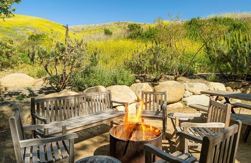 Goleta Cabina | Cabin | Queen Stay + Firepit | No Hidden Fees