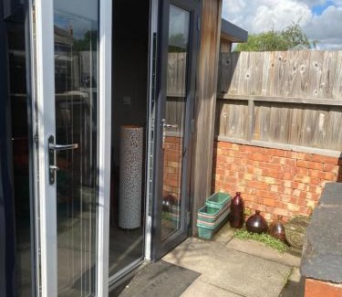 Warwick Casa | Cabin Retreat in the heart of Warwick.