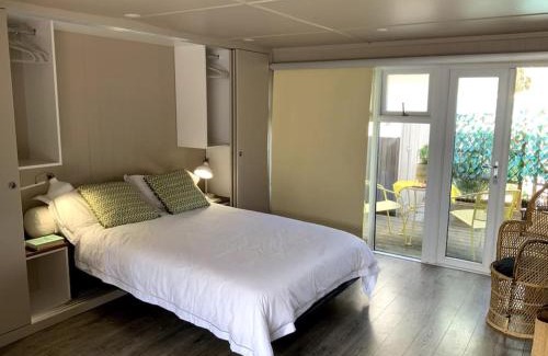 Warwick Casa | Cabin Retreat in the heart of Warwick.