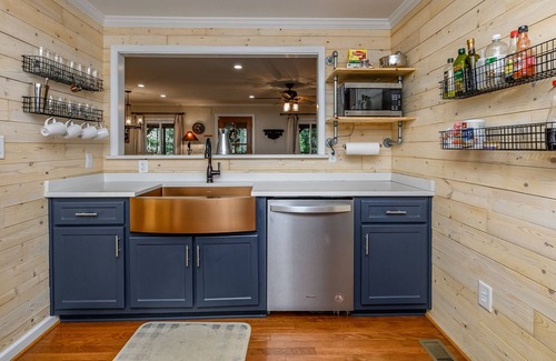Tigerville Cabina | Cabin Retreat near Blueridge Mountains, scenic highway