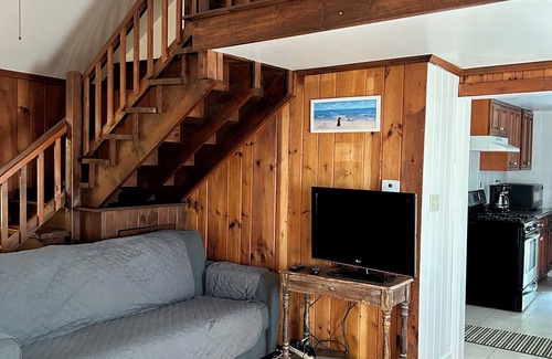 Bass River Cabina | 24-Nestled en los pinos en el corazón de Cape Cod